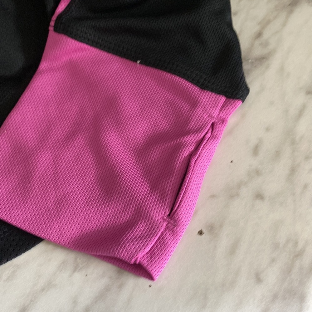 Nike athletic fitted top - Picture 4 of 4